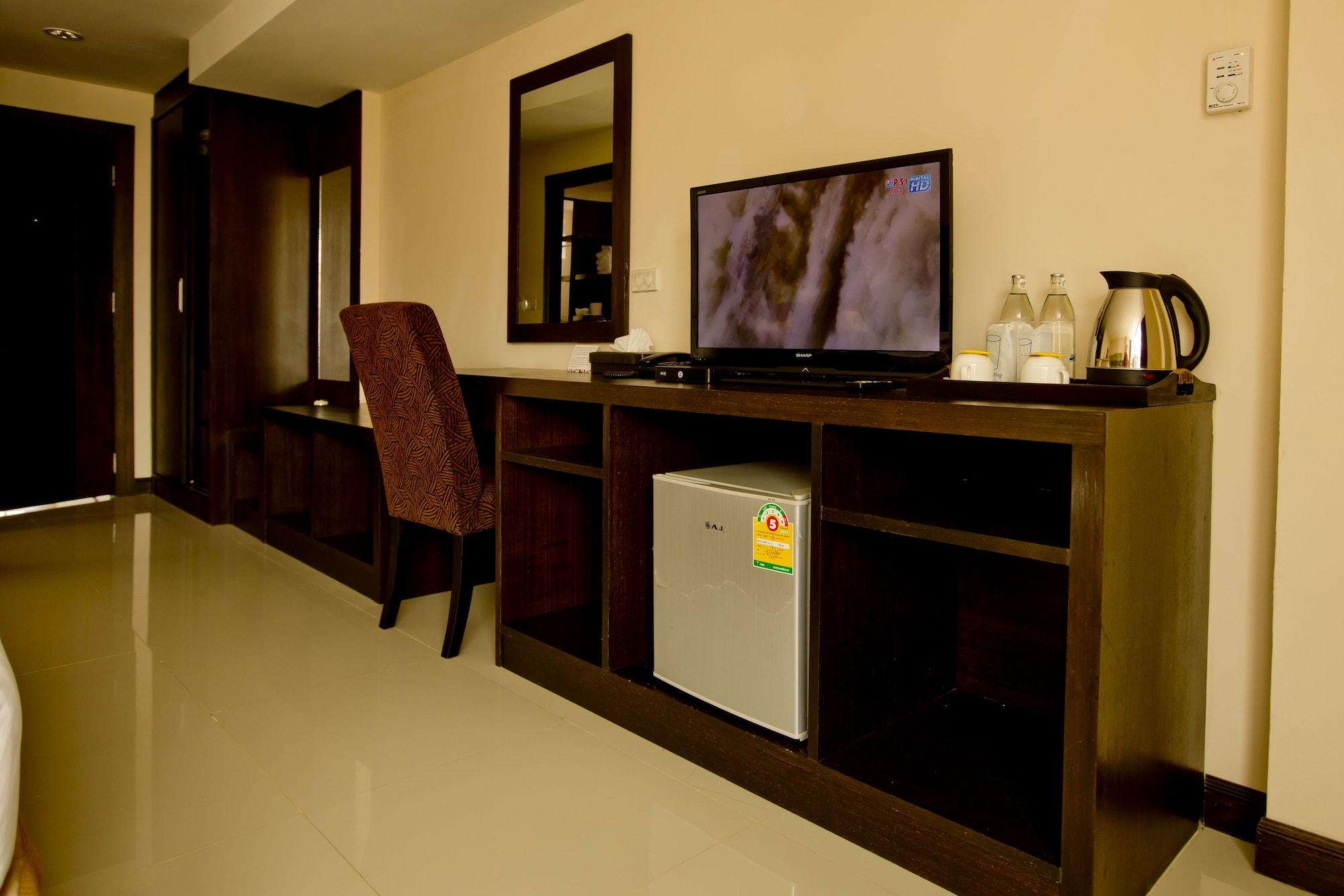 โรงแรม สินสุวรรณ แอร์พอร์ต สวีท 4*