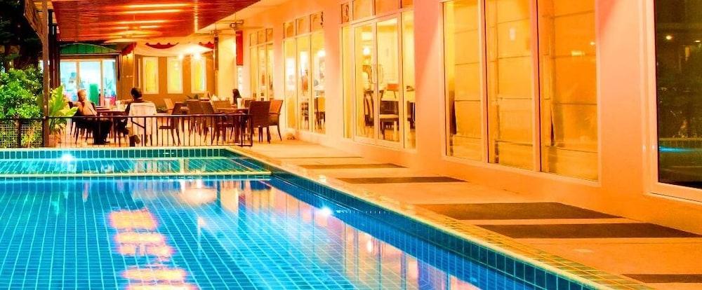 โรงแรม สินสุวรรณ แอร์พอร์ต สวีท