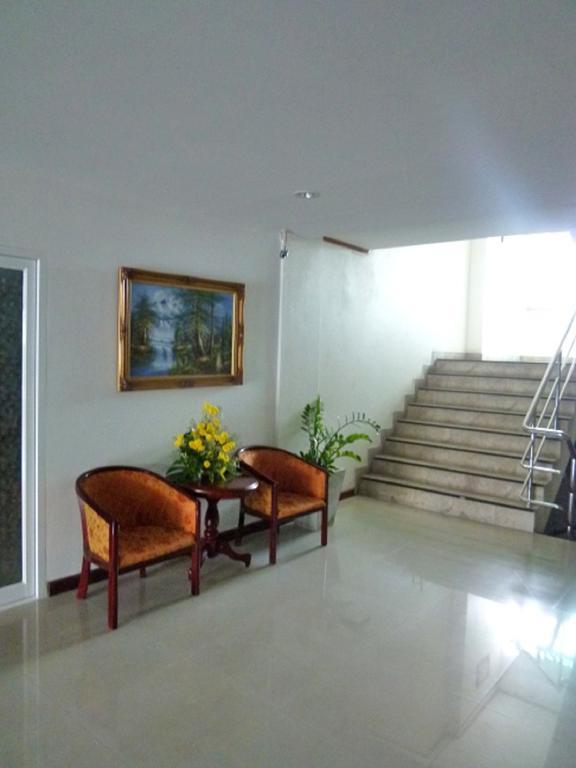โรงแรม สินสุวรรณ แอร์พอร์ต สวีท 4*